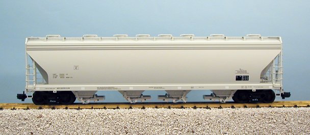UNDECORATED 4 BAY CENTER FLOW COVERED HOPPER GRAY