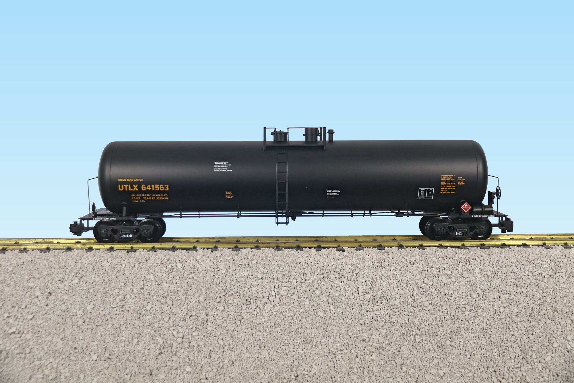 UTLX 55 MODERN TANK CAR BLACK