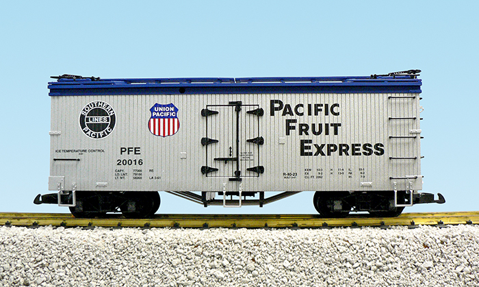 PFE SP/UP REEFER CAR #20016 SIVLER