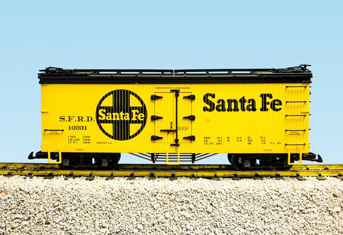 SANTA FE REEFER CAR YELLOW/BLACK