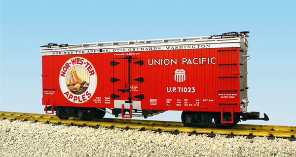 NORWESTER APPLES REEFER CAR RED/SILVER