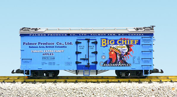 BIG CHEIF APPLES REEFER CAR BLUE/SILVER