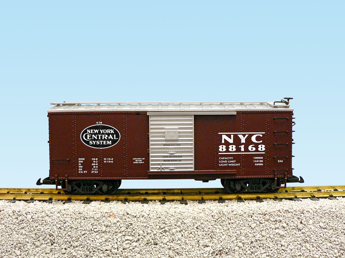 NYC STEEL SIDED BOX CAR #88166/67 BROWN/SILVER