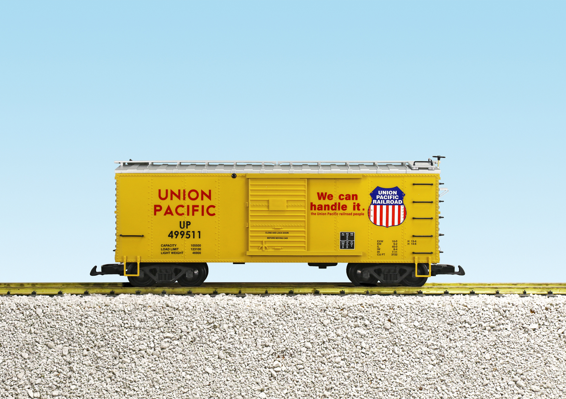 UNION PACIFIC STEEL BOXCAR #499511 YELLOW/SILVER