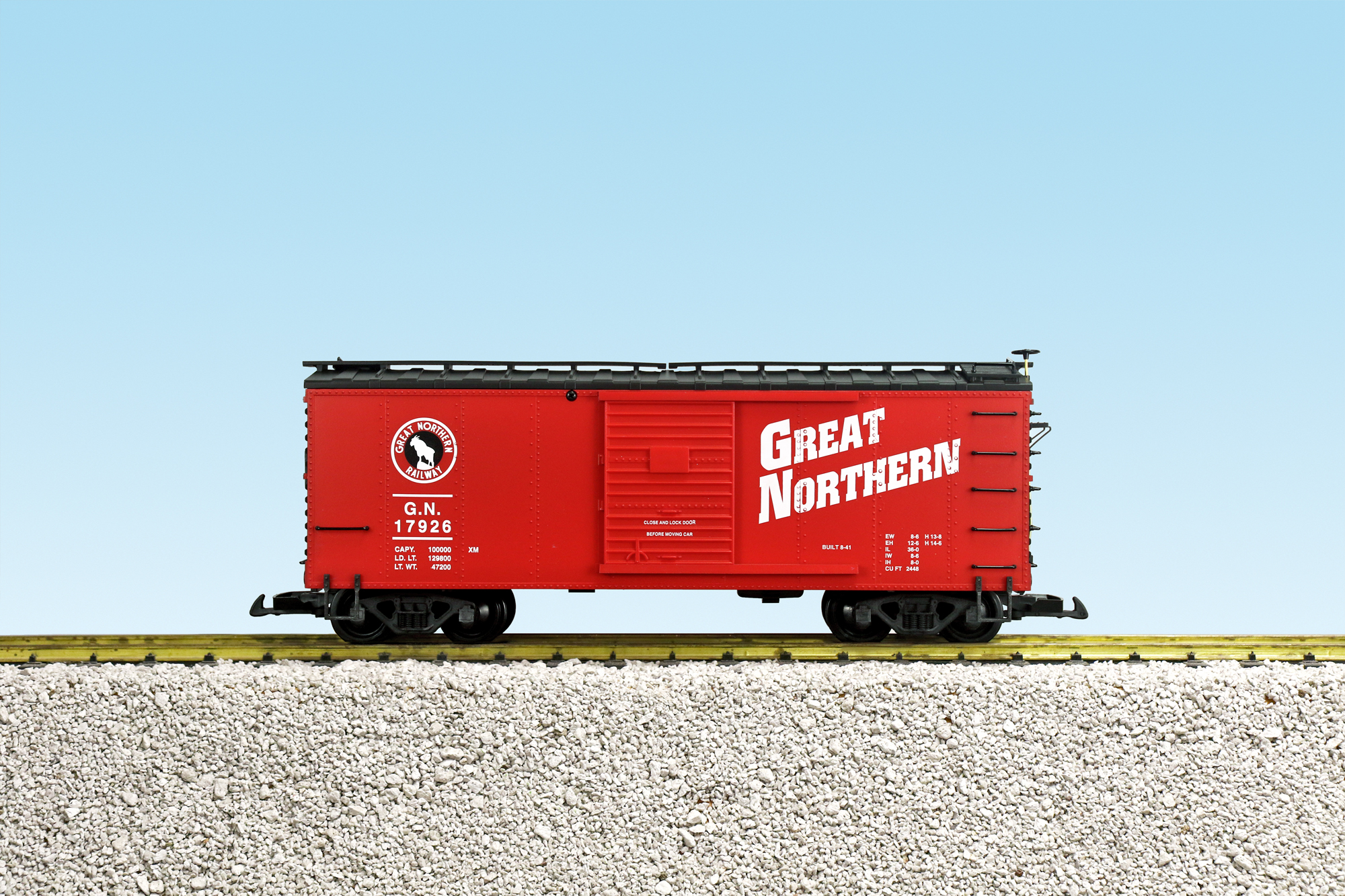 GREAT NORTHERN STEEL BOXCAR #17926 RED/BLACK