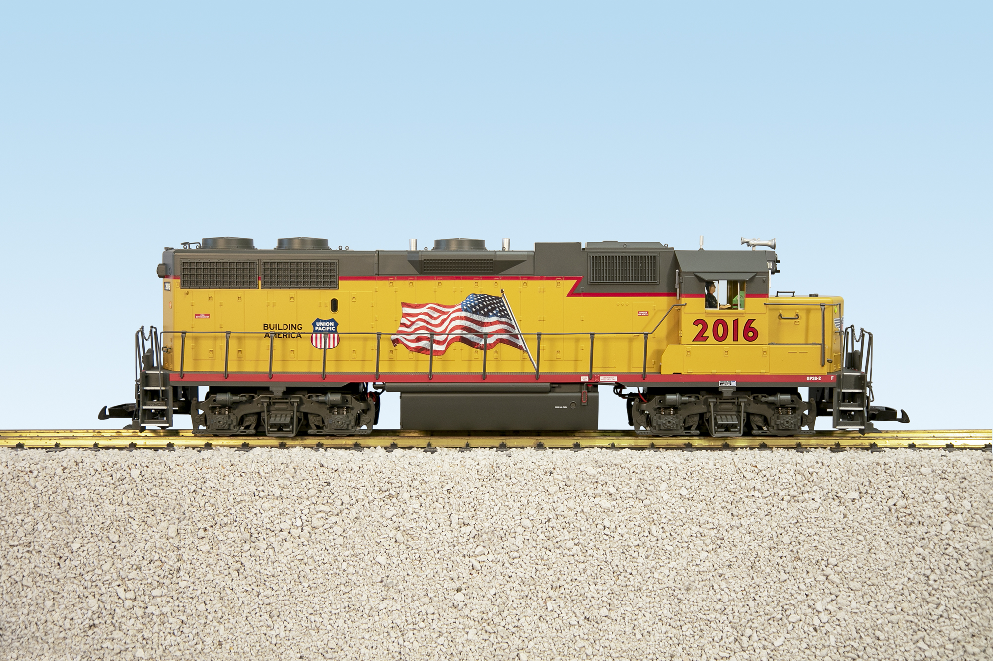 UNION PACIFIC GP38-2 W/FLAG YELLOW/GRAY/RED